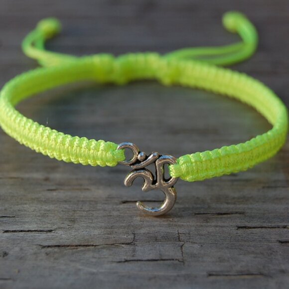 Om Bracelet,Yoga Bracelet,Shamballa Om Pray Bracelet,Good Luck Bracelet - Picture 1 of 2